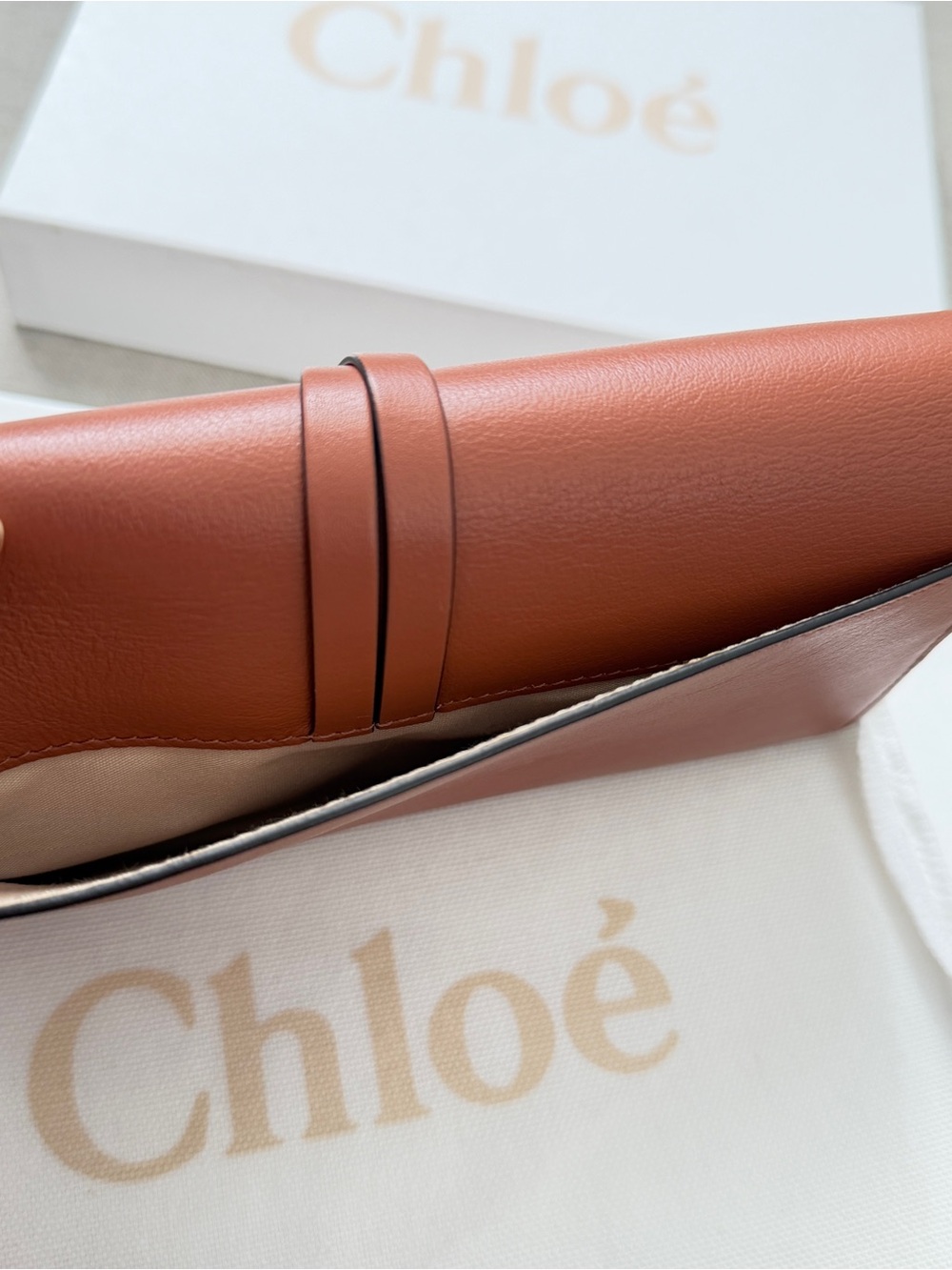 Chloé Cognac Leather Wallet with Signature Gold Ring - Picture 7 of 16